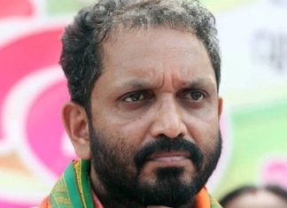 ദേശീയപതാക ആദ്യം ഉയര്ത്തിയത് തലതിരിച്ച്; പിന്നീട് തിരുത്തി കെ സുരേന്ദ്രൻ K Surendran