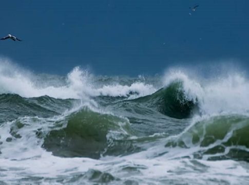 storm-Sea-fishing