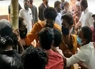 เดตเดพเดฐเตโเดกเดฟเดจเต เดชเตเดฑเดคเตเดคเตเดณเตเดณเดตเดฐเตโ เดตเดพเดเตโเดธเดฟเดจเตเดเตเดคเตเดคเต; เดเดพเดธเดฐเตโเดเตเดกเต เดตเดพเดเตโเดธเดฟเดจเตเดทเดจเตโ เดเตเดฏเดพเดเดชเดฟเดฒเตโ เดเตเดเตเดเดคเตเดคเดฒเตเดฒเต conflicts-in vaccination centre