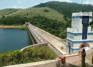 ജലനിരപ്പ് ഉയരുന്നു; മുല്ലപ്പെരിയാർ ഡാമിൽ ആദ്യ മുന്നറിയിപ്പ് നൽകി Mullaperiyar dam