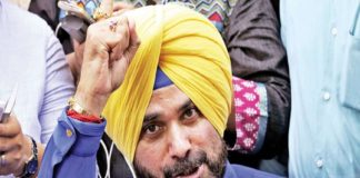 കർഷകരെ പിണക്കി പഞ്ചാബ് കോണ്ഗ്രസ് അധ്യക്ഷൻ; കരിങ്കൊടി പ്രതിഷേധം navjyot singh sidhu