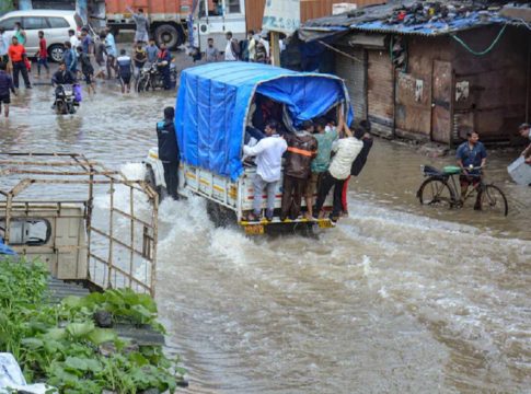 കർണാടകയിലും തെലങ്കാനയിലും പേമാരി തുടരുന്നു; കനത്ത നാശനഷ്ടം Rain in karnataka and telangana