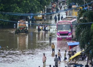മഹാരാഷ്ട്രയിൽ കനത്ത മഴ, വെള്ളപ്പൊക്കം; മണ്ണിടിച്ചിലില് 36 മരണം rain in maharashtra