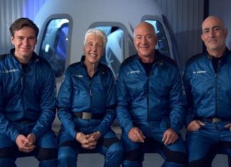 ബഹിരാകാശം തൊടാൻ ഒരുങ്ങി ജെഫ് ബെസോസ്; ചരിത്ര യാത്ര ഇന്ന് jeff-bezos-space-flight