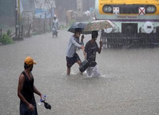 ഉത്തരേന്ത്യയിൽ കനത്ത മഴ; മരിച്ചവരുടെ എണ്ണം 37 ആയി; ജാഗ്രത
