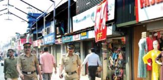 Street vendors in SM-Street