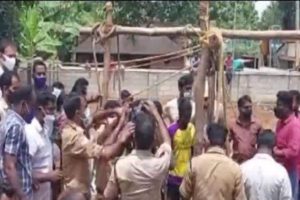 accident while cleaning well in kollam 3 died