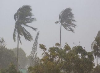 เดถเดเตโเดคเดฎเดพเดฏ เดเดพเดฑเตเดฑเตเด เดฎเดดเดฏเตเด; เดธเตโเดเตเตพ เดเตเดเตเดเดฟเดเด เดคเดเตผเดจเตเดจเต Rain Alert In Kerala