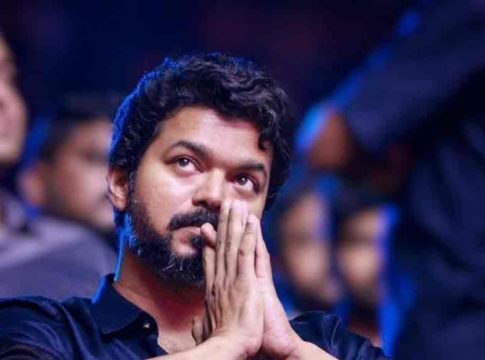 കരൂർ ദുരന്തം; മരിച്ചവരുടെ ബന്ധുക്കളെ വിളിച്ചു വരുത്തി വിജയ്, എല്ലാ സഹായവും വാഗ്ദാനം ചെയ്തു Actor-Vijay fined