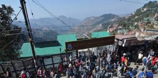 വിനോദസഞ്ചാര കേന്ദ്രങ്ങളിൽ തിരക്ക്; മാസ്ക് പോലും ധരിക്കാതെ കൂട്ടം കൂടി ജനങ്ങൾ Rush in Tourist Spots In India