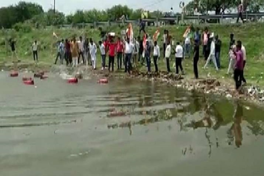 protest LPG price hike-protest