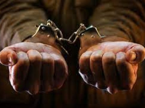 എൽകെജി വിദ്യാർഥിനിയെ ലൈംഗികമായി ഉപദ്രവിച്ചു; സ്കൂൾ ബസ് ക്ളീനർ അറസ്റ്റിൽ man arrest in rape case