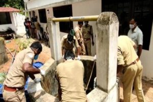 Two and a half year old girl found dead in well in Malappuram; Mother is in critical condition