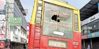 ഇറക്കി വിട്ടതിൽ യാത്രക്കാരന്റെ പ്രതിഷേധം; കല്ലേറിൽ കെഎസ്ആർടിസി കണ്ടക്ടർക്ക് പരിക്ക് malappuram passenger attack
