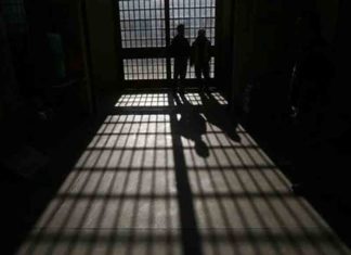 കോഴിക്കോട് ജില്ലാ ജയിലിൽ തടവുകാരും ഉദ്യോഗസ്ഥരും തമ്മിൽ ഏറ്റുമുട്ടൽ; അഞ്ചുപേർക്ക് പരിക്ക് Viyyur-Sub-Jail