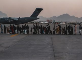 യുഎഇയിൽ അഫ്ഗാനില് നിന്നുള്ള ആദ്യ സംഘമെത്തി afghan-uae