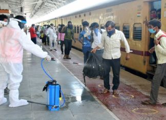 യാത്രാ നിയന്ത്രണങ്ങളിൽ കൂടുതൽ ഇളവുകൾ; പുതിയ മാർഗ നിർദ്ദേശം പുറത്തിറക്കി കേന്ദ്രം railway Station