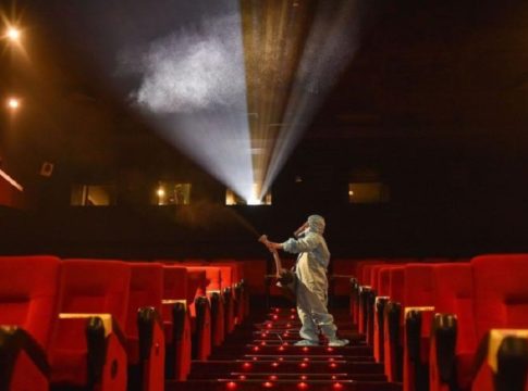 മഹാരാഷ്ട്രയിൽ സിനിമാ തിയേറ്ററുകൾ തുറക്കുന്നു; വിദ്യാഭ്യാസ സ്ഥാപനങ്ങളും ആരാധനാലയങ്ങളും തുറക്കും theatre reopen-in Maharashtra