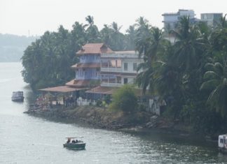 പറശ്ശിനിക്കടവില് ബോട്ട് സവാരി പുനഃരാരംഭിച്ചു BOATING AT PARASSINIKKADAVU
