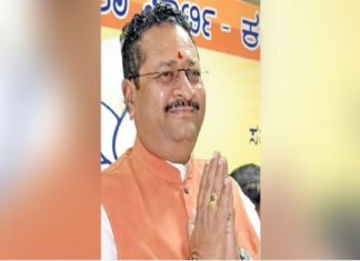 കോവിഡ് നിയന്ത്രണങ്ങള് പാലിക്കില്ല; വെല്ലുവിളിച്ച് ബിജെപി നേതാവ് Basanagouda Patil Yatnal