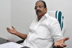 K Sudhakaran criticize VM Sudheeran