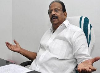 വലിയ ആളാണെന്ന് കരുതി തോളില് വെച്ച് നടക്കാനാകുമോ? സുധീരനെതിരെ കെ സുധാകരന് K Sudhakaran criticize VM Sudheeran