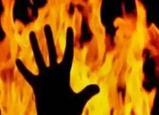 പേരാമ്പ്രയിൽ അമ്മയും രണ്ട് മക്കളും തീകൊളുത്തി മരിച്ച നിലയിൽ Son sets his mother on fire and killed at Thiruvananthapuram