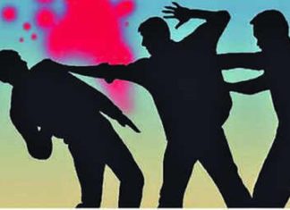 കണ്ണൂരിൽ നോക്കുകൂലി ആവശ്യപ്പെട്ട് കടയുടമകൾക്ക് മർദ്ദനം