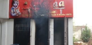 fire break out-delhi hotel