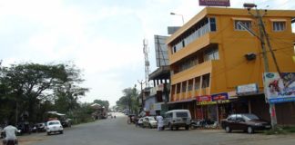 തുടർച്ചയായ അടച്ചിടൽ; അമ്പലവയലിൽ പ്രതിഷേധം ശക്തം