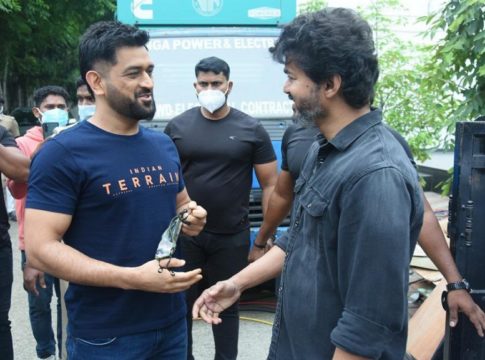 vijay-and-dhoni-meet