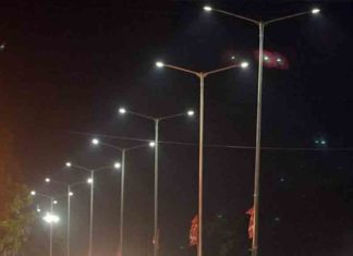 കണ്ണുചിമ്മി പയ്യന്നൂർ മേൽപാലത്തിലെ തെരുവു വിളക്കുകൾ Street-light in Payyannur Flyover