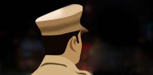 പ്രതിഷേധം ഫലം കണ്ടു; 161 ഡിവൈഎസ്പിമാരെ തിരികെ സ്ഥലംമാറ്റി The Assistant Public Prosecutor was charged with non-bailable offenses