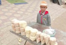 ക്യാൻസർ രോഗിയായ സഹോദരിയുടെ ചികിൽസക്ക് പണം കണ്ടെത്താൻ പക്ഷിത്തീറ്റ വിറ്റ് 10 വയസുകാരൻ 10-year-old boy sells bird feed to raise money for his sister's treatment