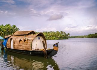 ലോക്ക്ഡൗൺ ഇളവ്; സംസ്ഥാനത്ത് ഹൗസ് ബോട്ടുകൾക്ക് പ്രവർത്തനാനുമതി House Boat