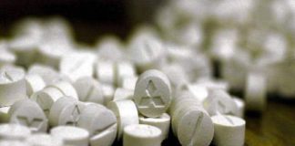 നിരോധിത ലഹരി മരുന്നുമായി യുവാവ് പിടിയിൽ kozhikkod news