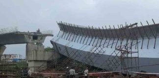 മുംബൈയിൽ നിർമാണത്തിലിരുന്ന മേൽപാലം തകർന്നു; 13 പേർക്ക് പരിക്ക് Under-construction flyover collapses in Mumbai