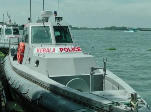 മതിയായ രേഖകളില്ലാതെ മൽസ്യബന്ധനം; തമിഴ്നാട് ബോട്ട് പിടിച്ചെടുത്തു