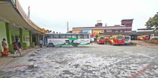 เดชเตเดเดฟ, เดเตเดณเดฟ เดถเดฒเตเดฏเดคเตเดคเดฟเดจเต เดตเดฟเด; เดเตเดเดธเตเดเตผเดเดฟเดธเดฟ เดกเดฟเดชเตเดชเตเดฏเดฟเตฝ เดธเดฟเดฎเดจเตเดฑเต เดเดเตเดเดเตพ เดชเดพเดเตเดจเตเดจเต Kannur-KSRTC-depot