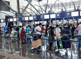 ഒമാനിൽ പ്രവാസികൾ എത്തിത്തുടങ്ങി; 4 മാസങ്ങൾക്ക് ശേഷം സജീവമായി വിമാനത്താവളം Oman News