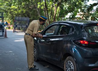കോവിഡ് നിയന്ത്രണ ലംഘനം; സംസ്ഥാനത്ത് ഇന്ന് 879 കേസുകള് covid protocol violation-kerala
