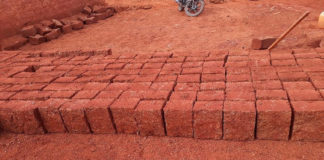 เดเตเดเตเดเดฒเตเดฒเดฟเดจเต เดตเดฟเดฒ เดตเตผเดงเดจ; เดเดฟเดฒเตเดฒเดฏเดฟเตฝ 3 เดฎเตเดคเตฝ 4 เดฐเตเดช เดตเดฐเต เดเตเดเตเด Price Of Red Stone Increased In Kannur