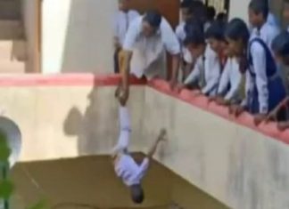 വിദ്യാർഥിയെ തലകീഴായി തൂക്കിയിട്ടു; പ്രിൻസിപ്പൽ അറസ്റ്റിൽ Principal Arrested In UP For Dargling Student By Foot