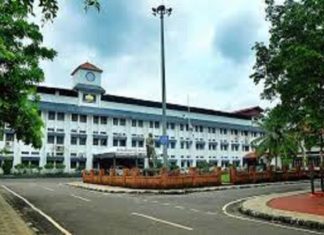 കാസർഗോഡ് കളക്റ്ററേറ്റിൽ ഗോത്രജന കൂട്ടായ്മയുടെ സമരം Kasargod Collectorate