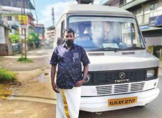 vijayan-helps-Blood-Bank-vehicle