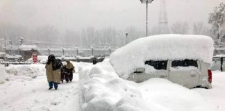 5 Were Died In Kshmir Due To The Heavy Snowfall