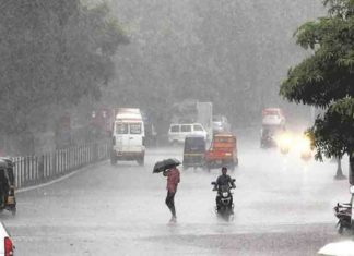 സംസ്ഥാനത്ത് കനത്ത മഴ തുടരുന്നു; 12 ജില്ലകളിൽ ഓറഞ്ച് അലർട്- ഷട്ടറുകൾ തുറക്കും Heavy-Rain-in-kerala