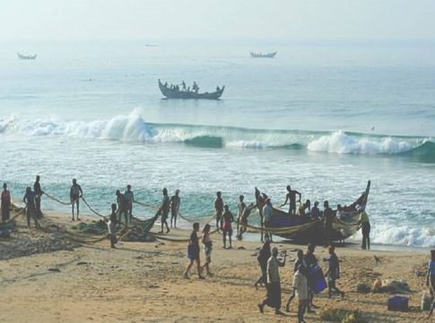 ട്രോളിങ് നിരോധനം ഇന്ന് അവസാനിക്കും; പ്രതീക്ഷയോടെ ബോട്ടുകൾ കടലിലേക്ക് fishing