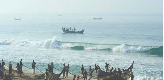 ട്രോളിങ് നിരോധനം ഇന്ന് അവസാനിക്കും; പ്രതീക്ഷയോടെ ബോട്ടുകൾ കടലിലേക്ക് fishing