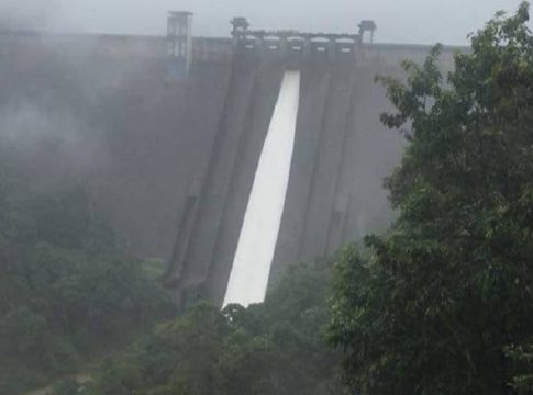 ഇടുക്കി ഡാം തുറന്നു; പെരിയാര് തീരത്ത് കനത്ത ജാഗ്രത idukki dam